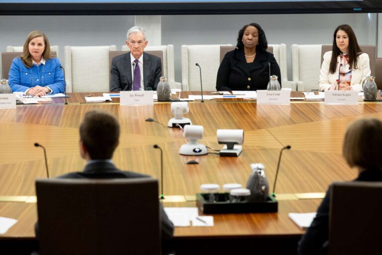 Banking Shake-Up 2026: How Insurance Changes, ESG Rules, and Financial Oversight Are Transforming the Industry