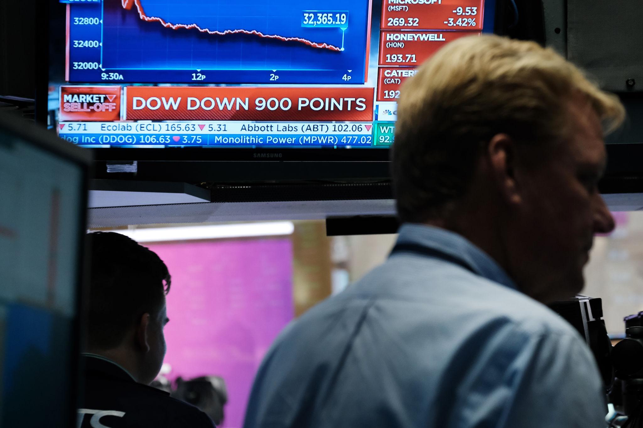 Read more about the article US Stock Market Today: Dow and Nasdaq Swing as Treasury Yields Hit New Highs and Investors Turn Cautious