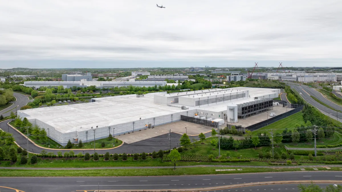 You are currently viewing Microsoft Stock Hits Worst Quarter in Years — Is the AI Boom Losing Momentum?