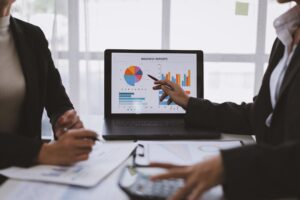 Read more about the article Dow, S&P 500, Nasdaq Drop on Middle East Tensions — What Smart Investors Are Doing Right Now