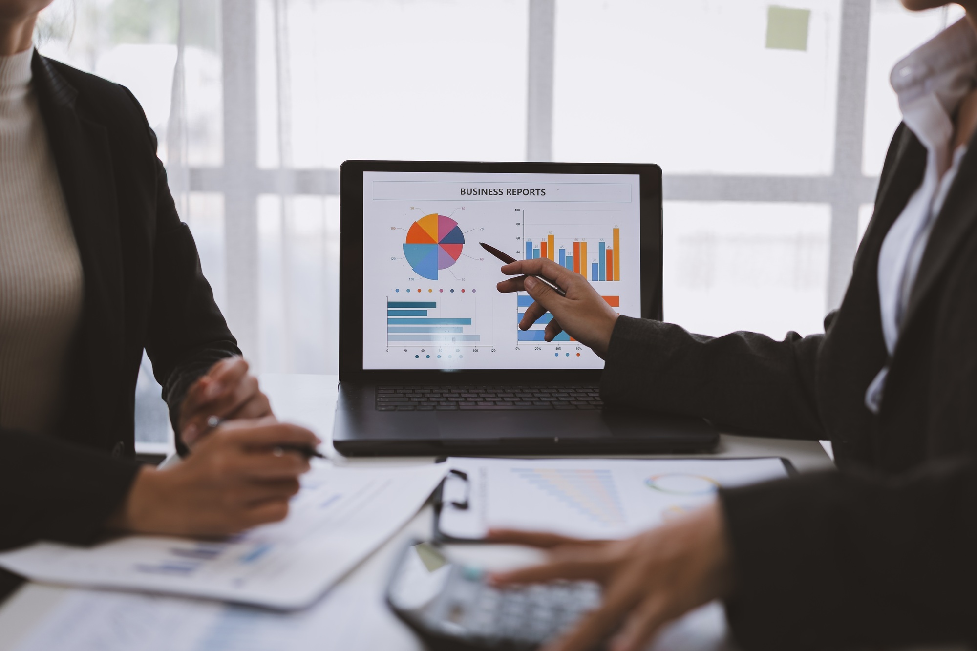 You are currently viewing Dow, S&P 500, Nasdaq Drop on Middle East Tensions — What Smart Investors Are Doing Right Now