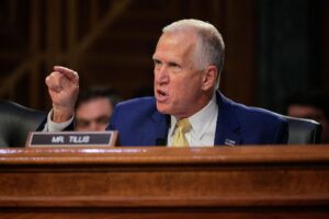 Read more about the article Senator Tillis Halts Senate Business After Kristi Noem’s Controversial ICE Remarks Ignite National Political Firestorm