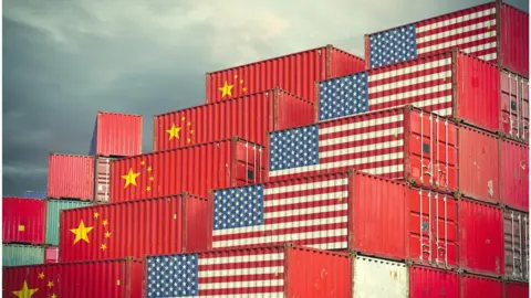 103550091 china us containers.jpg