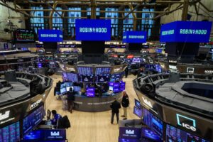 Read more about the article How to Prepare for a Stock Market Crash: A 2026 Guide for US Investors