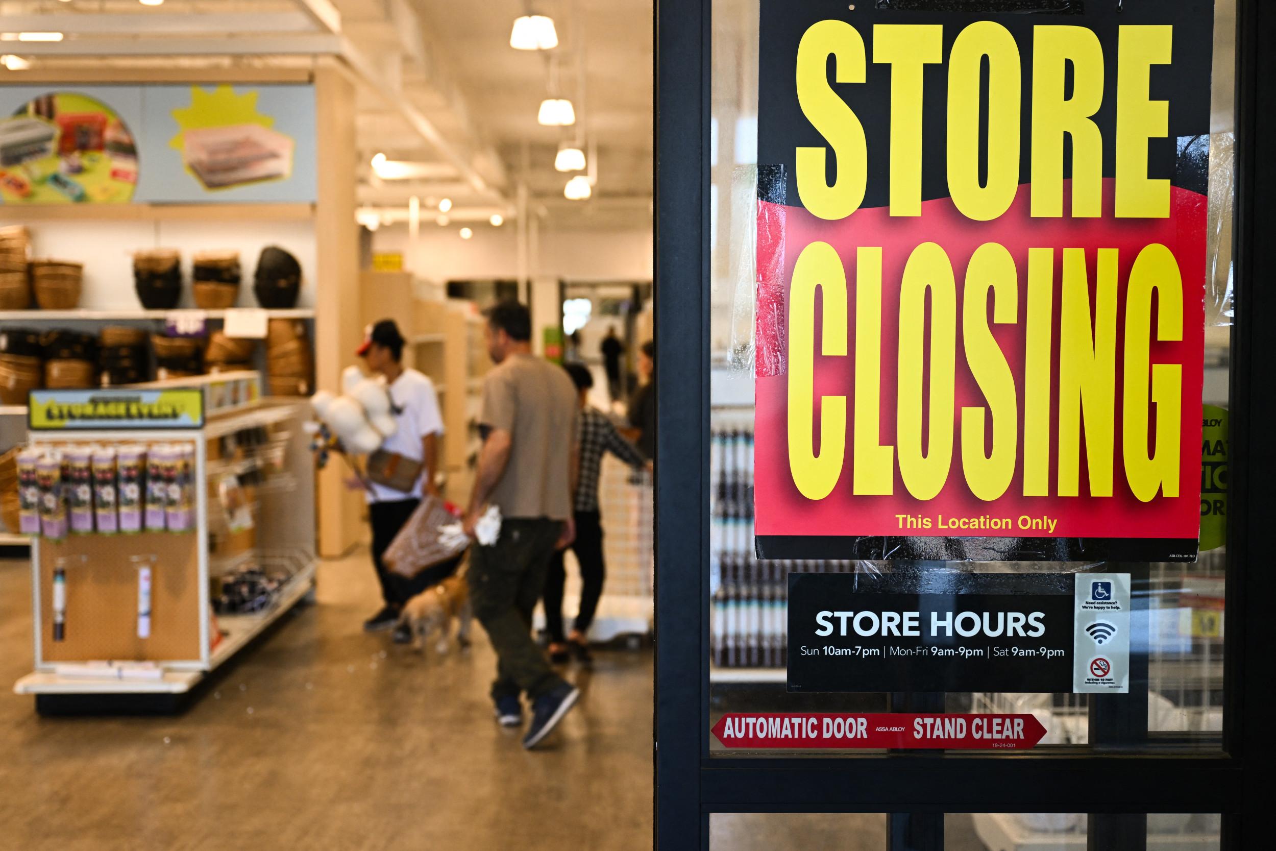 You are currently viewing U.S. Business Closures Are Rising Fast in 2026 — Hidden Economic Warning Signs Investors Can’t Ignore