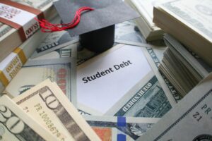 Read more about the article Trump’s Student Loan Overhaul and Debt Crisis: How New Federal Policies Could Reshape the U.S. Economy in 2026