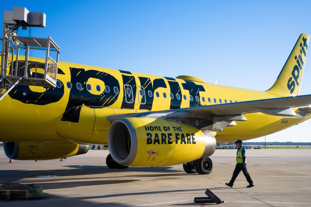 You are currently viewing Spirit Airlines on the Brink of Liquidation — What This Means for U.S. Travel Prices and Consumers
