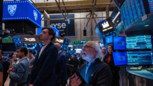 Read more about the article Wall Street Rebounds Fast: How the Strait of Hormuz News Is Driving a Massive US Market Comeback