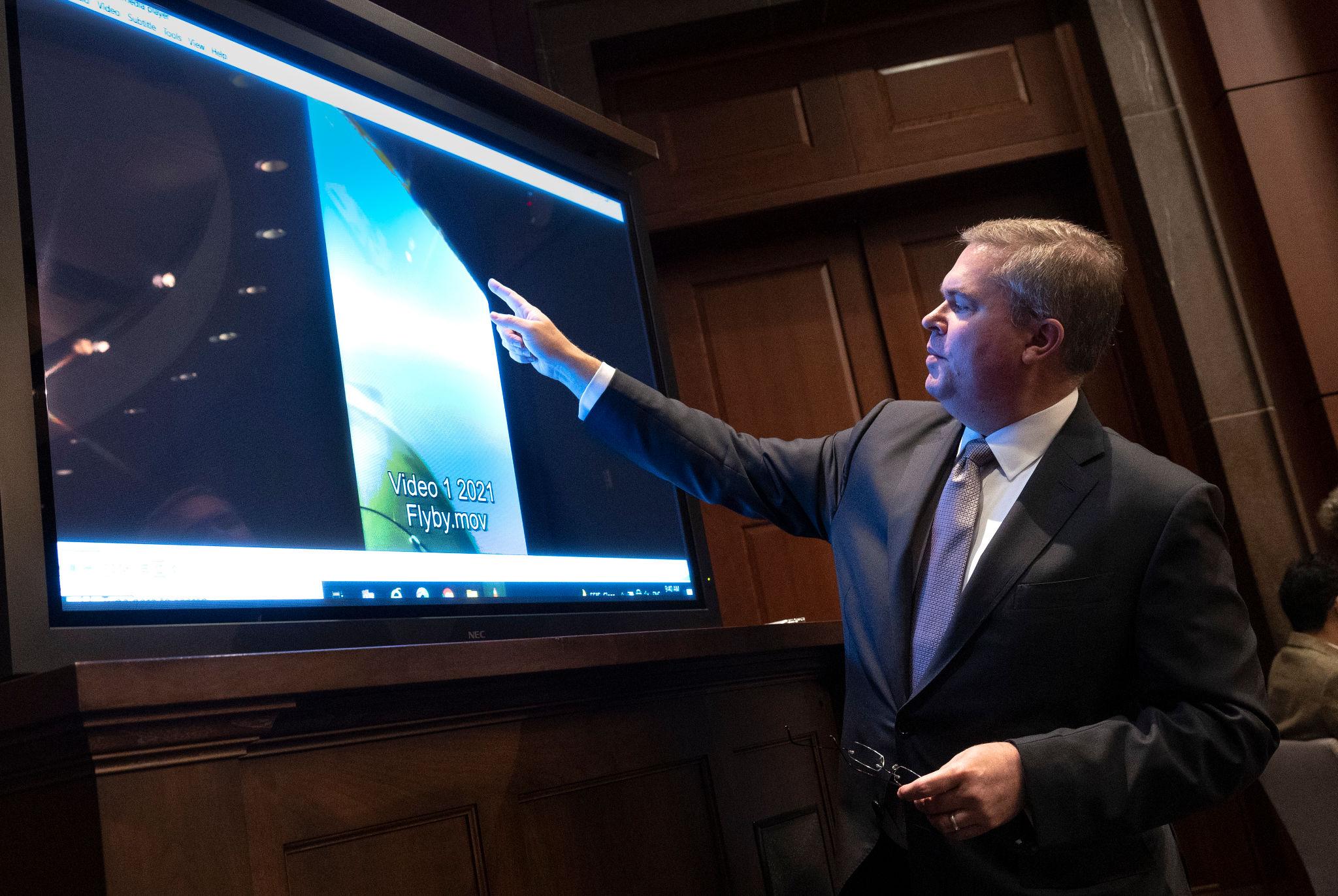 You are currently viewing Pentagon UFO Files Reveal New UAP Insights and Global Questions