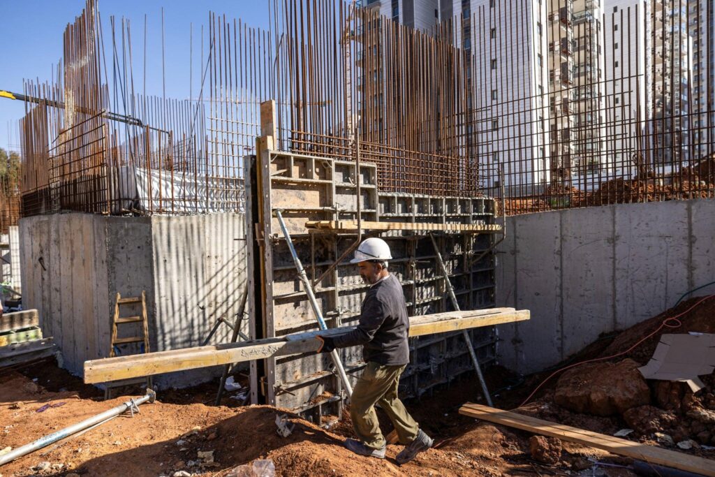 Israel Labor Crisis: Palestinians Replaced by Foreign Workers