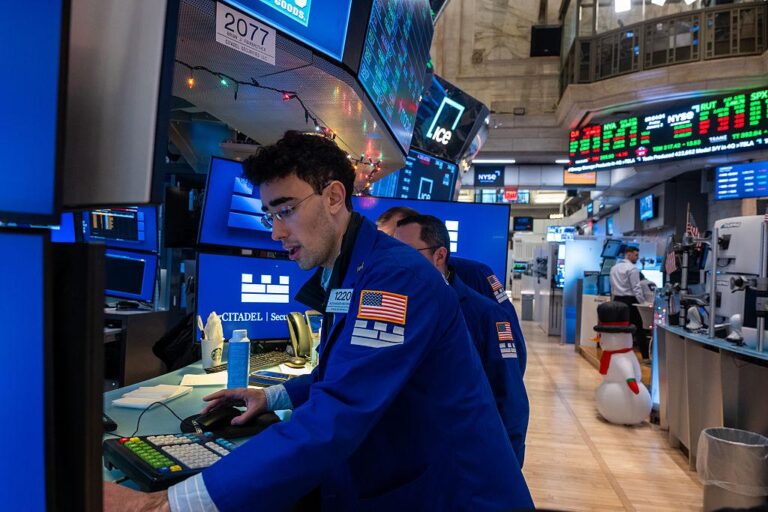 How to Read the US Economy Like a Pro Investor in 2026: Stocks, Rates, Inflation, and Hidden Signals Explained