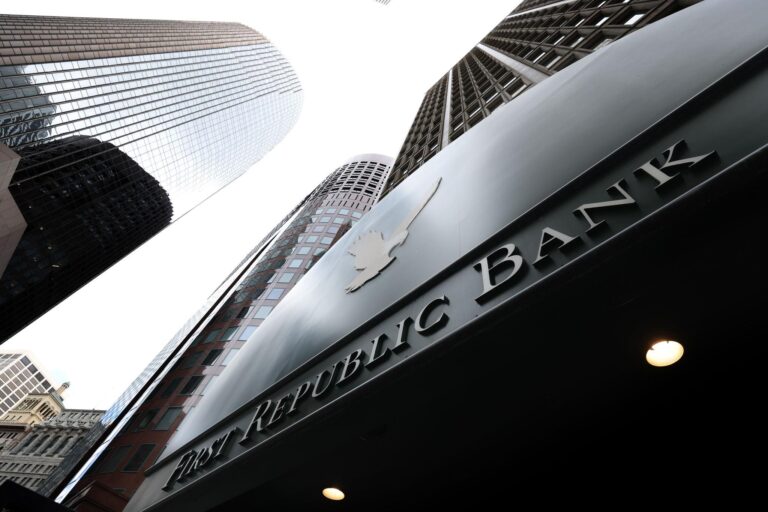 Regional Banks Under Pressure: Can Rising Interest Income Offset Hidden Risks in 2026?