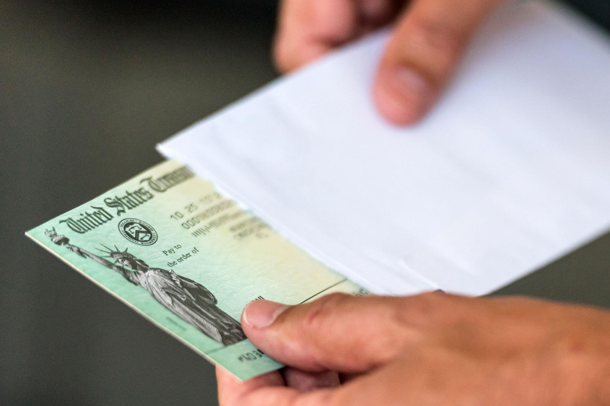 You are currently viewing Millions of Americans Could Still Claim IRS Refunds — What It Means for Consumer Spending in 2026