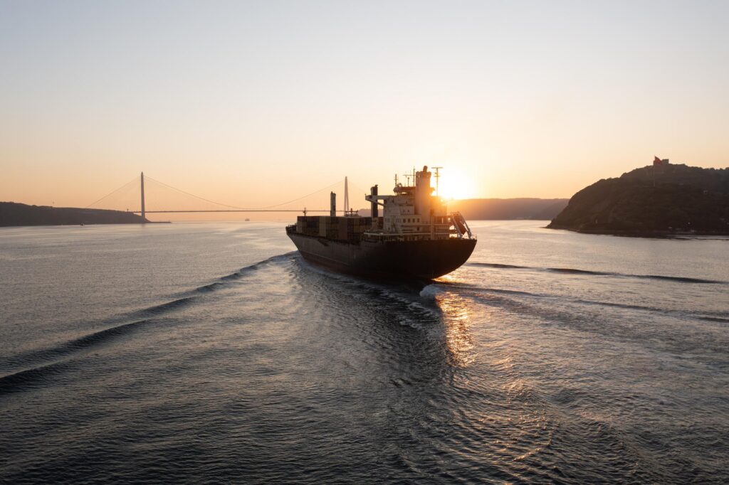 Iran-U.S. Negotiations and Strait of Hormuz Crisis Trigger Global Oil Market Fears