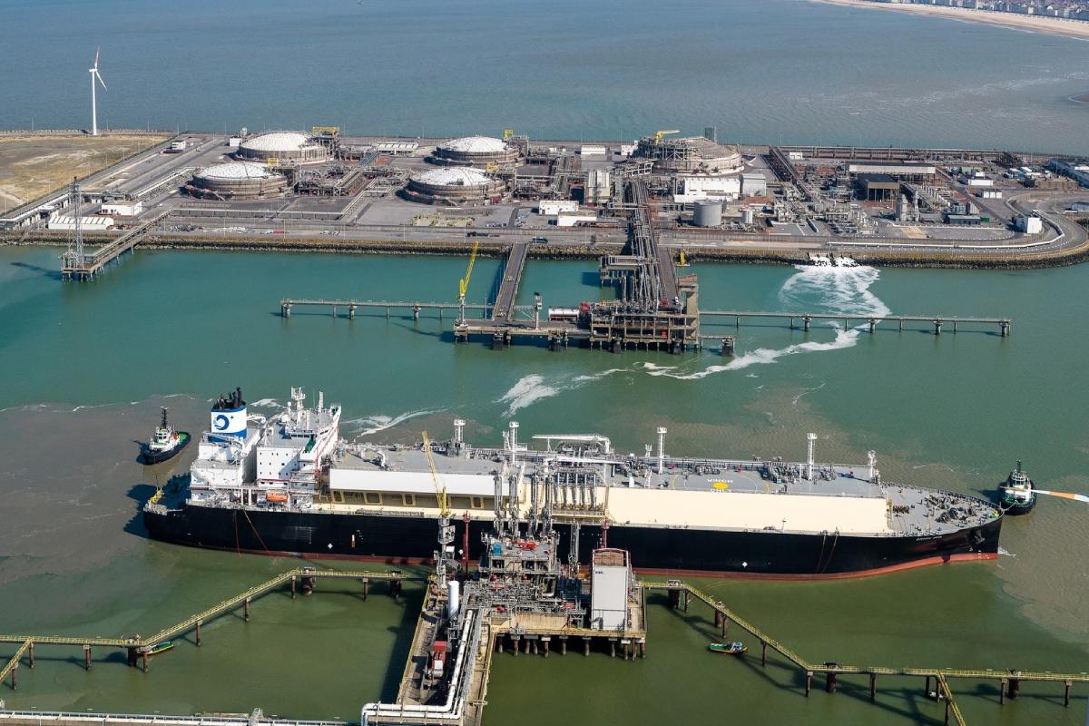 You are currently viewing EU Buys Record Amount of Russian Gas as Europe Balances Energy Security and Future Sanctions