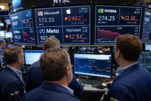 Read more about the article Why Tech Stocks Are Falling as Treasury Yields Surge—and What Investors Should Watch Next