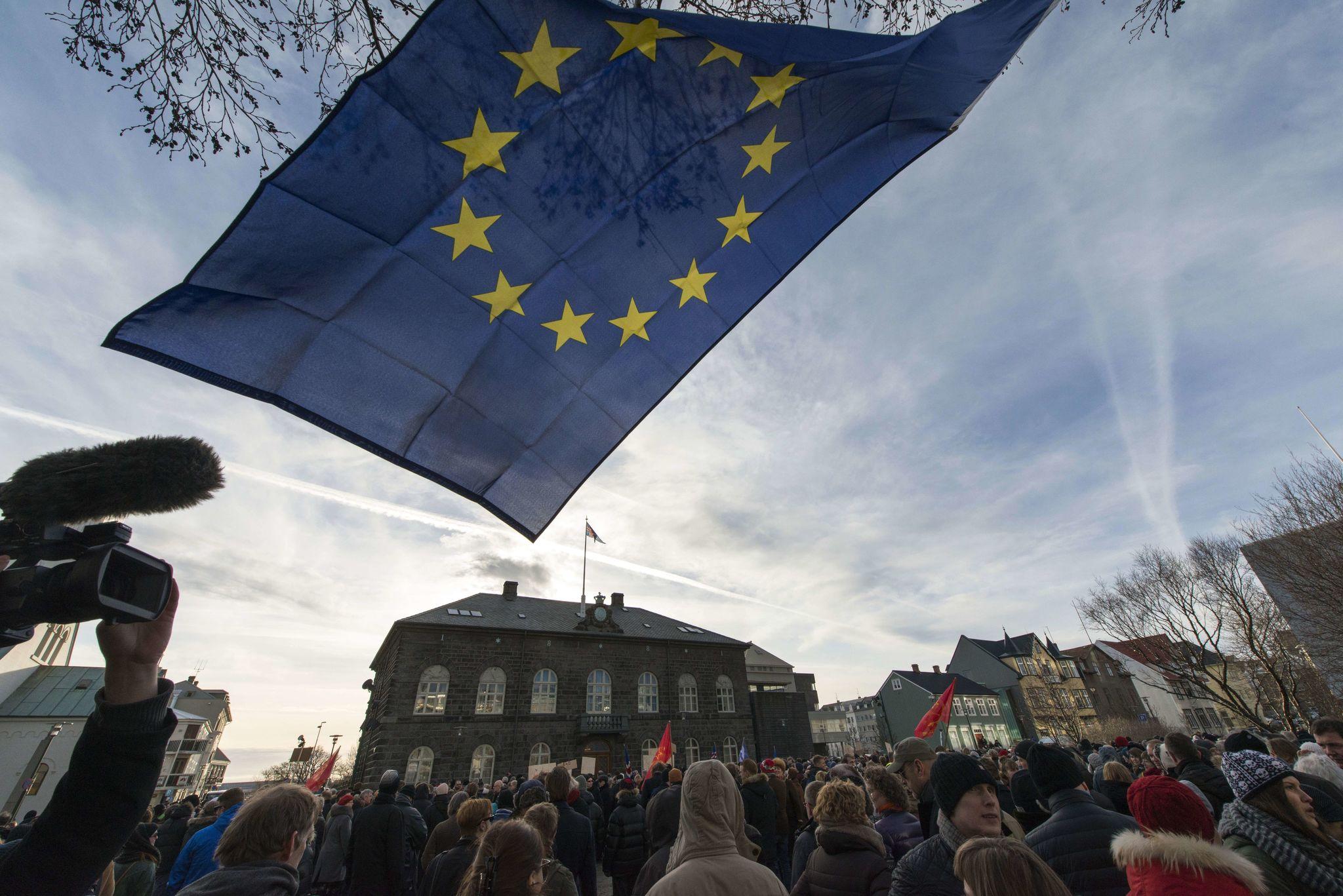 You are currently viewing Iceland Rejects EU Membership Talks in Close Referendum