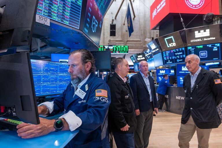 U.S. Stock Market Today: What Investors Need to Know After Fresh Inflation Data and the Latest Fed Signals