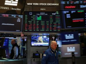Read more about the article How to Build a $100,000 Investment Portfolio: A Practical Guide to Stocks, Bonds, Cash and Risk