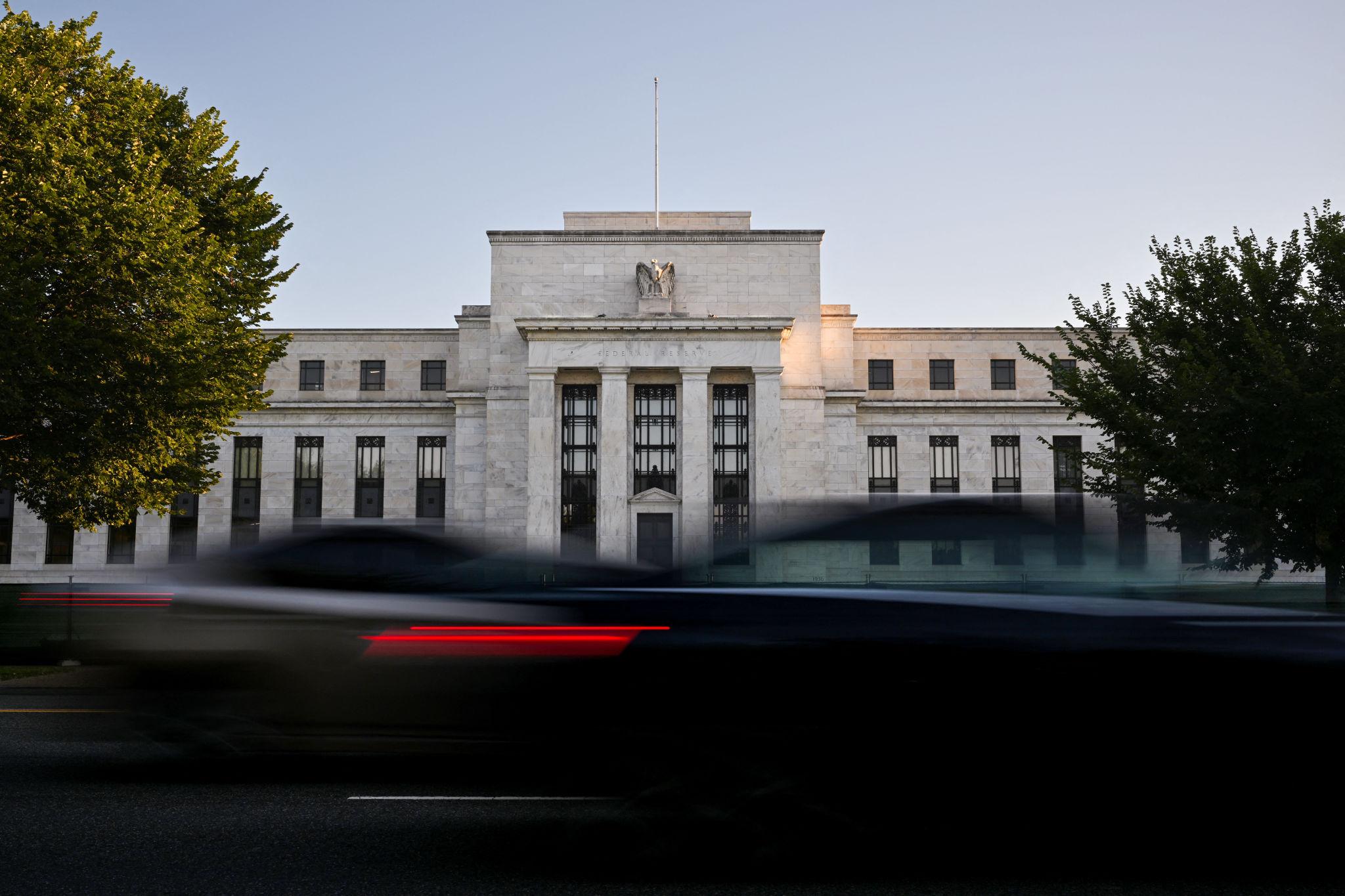 You are currently viewing Fed Rate-Cut Bets Are Changing Again: What the Latest U.S. Economic Data Means for Americans