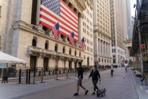 Read more about the article The Stock Market Looks Calm—But 5 Warning Signs Could Matter for Investors Next