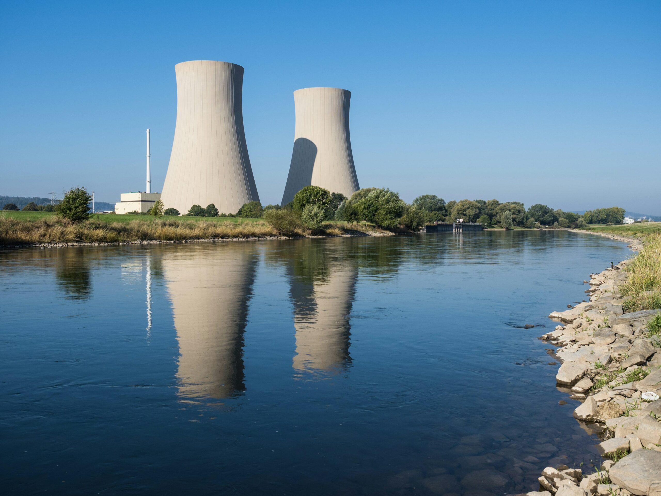 You are currently viewing Europe Energy Emergency Deepens as Heatwaves and Record-Low Rivers Threaten Power Supplies